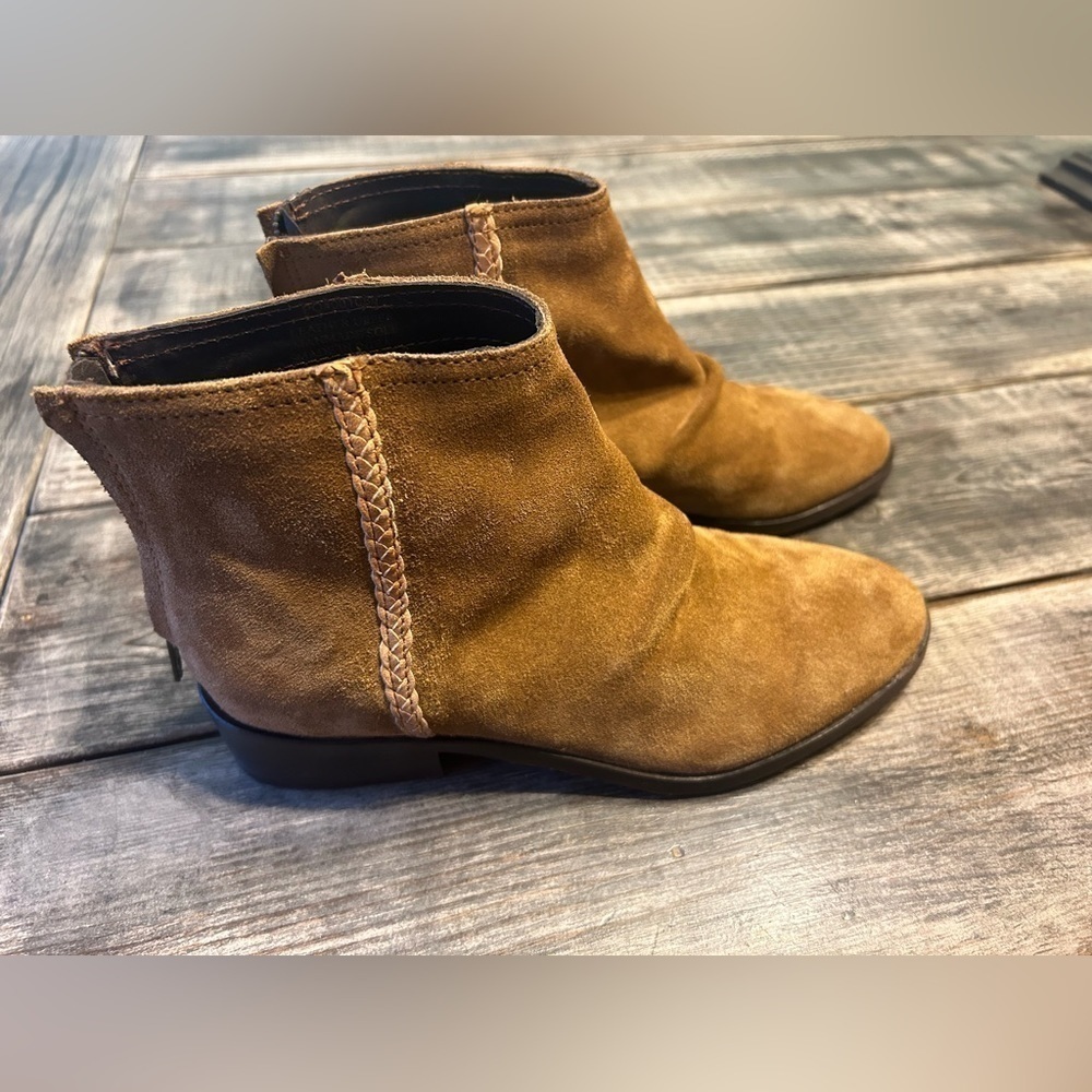 Journee Signature Sz 7 Brown Cognac Leather Suede Boots Booties NWOB